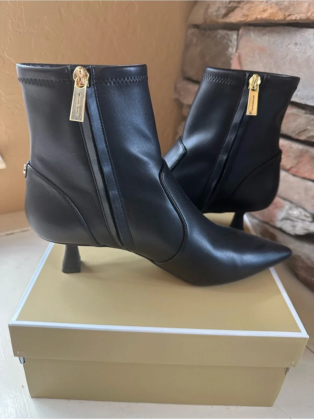 Michael Kors Amali Kitten Bootie Black Pointed Toe Zip Ankle Booties NWT!!!!